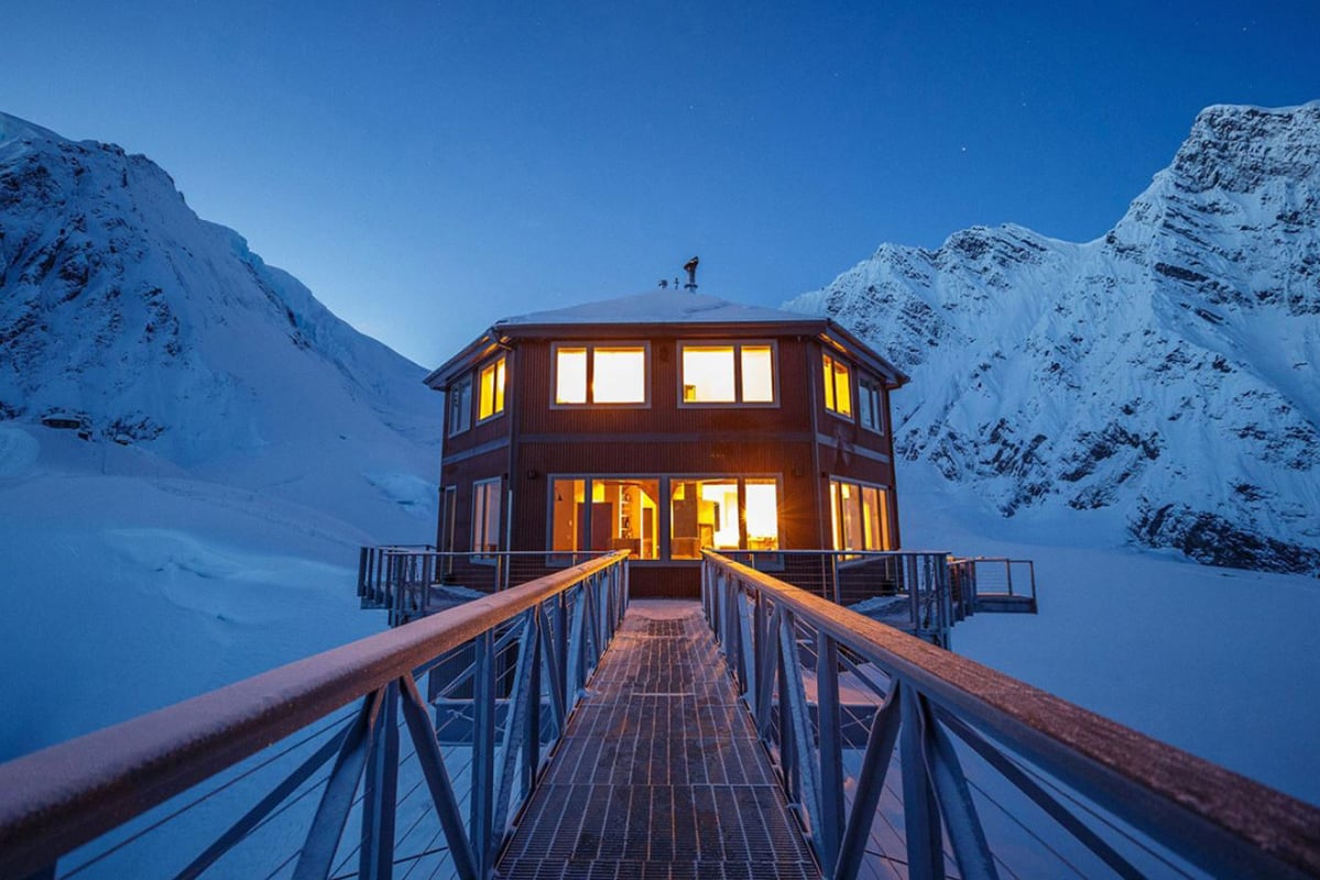 1-Alaska-Lodge-Sheldon-Private-Journey-Arctic-Polar-Adventure-Arctic-Kingdom