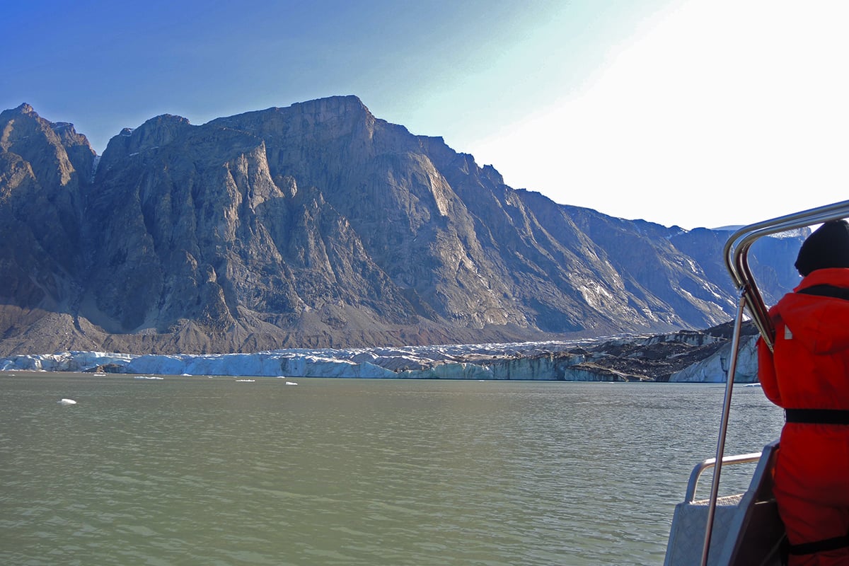 1-Polar-Bears-and-Glaciers-Glacier_Observation-From-Boat-Private-Journey-Arctic-Polar-Adventure-Arctic-Kingdom