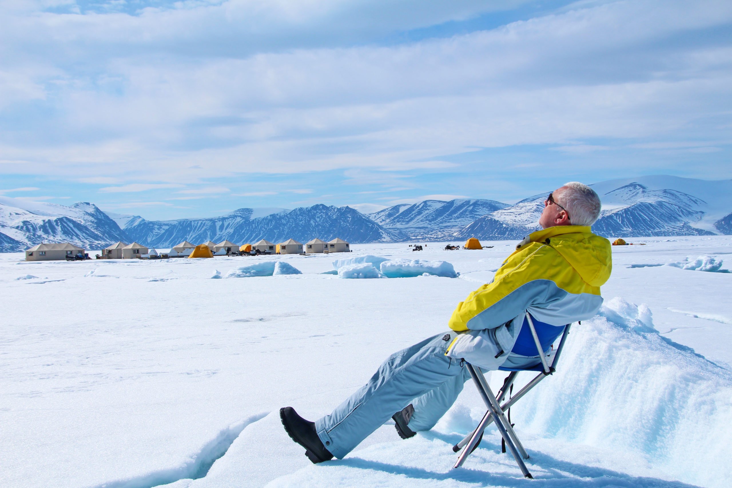 1-Ultimate-Journey-Midnight-Sun-Carousel-2-Catching-some-rays-near-floe-edhe-Private-Journey-Arctic-Polar-Adventure-Arctic-Kingdom-scaled