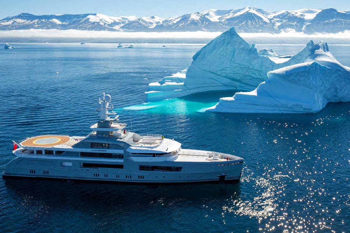 4-Main-Page-Yacht-Private-Journey-Arctic-Polar-Adventure-Arctic-Kingdom-1
