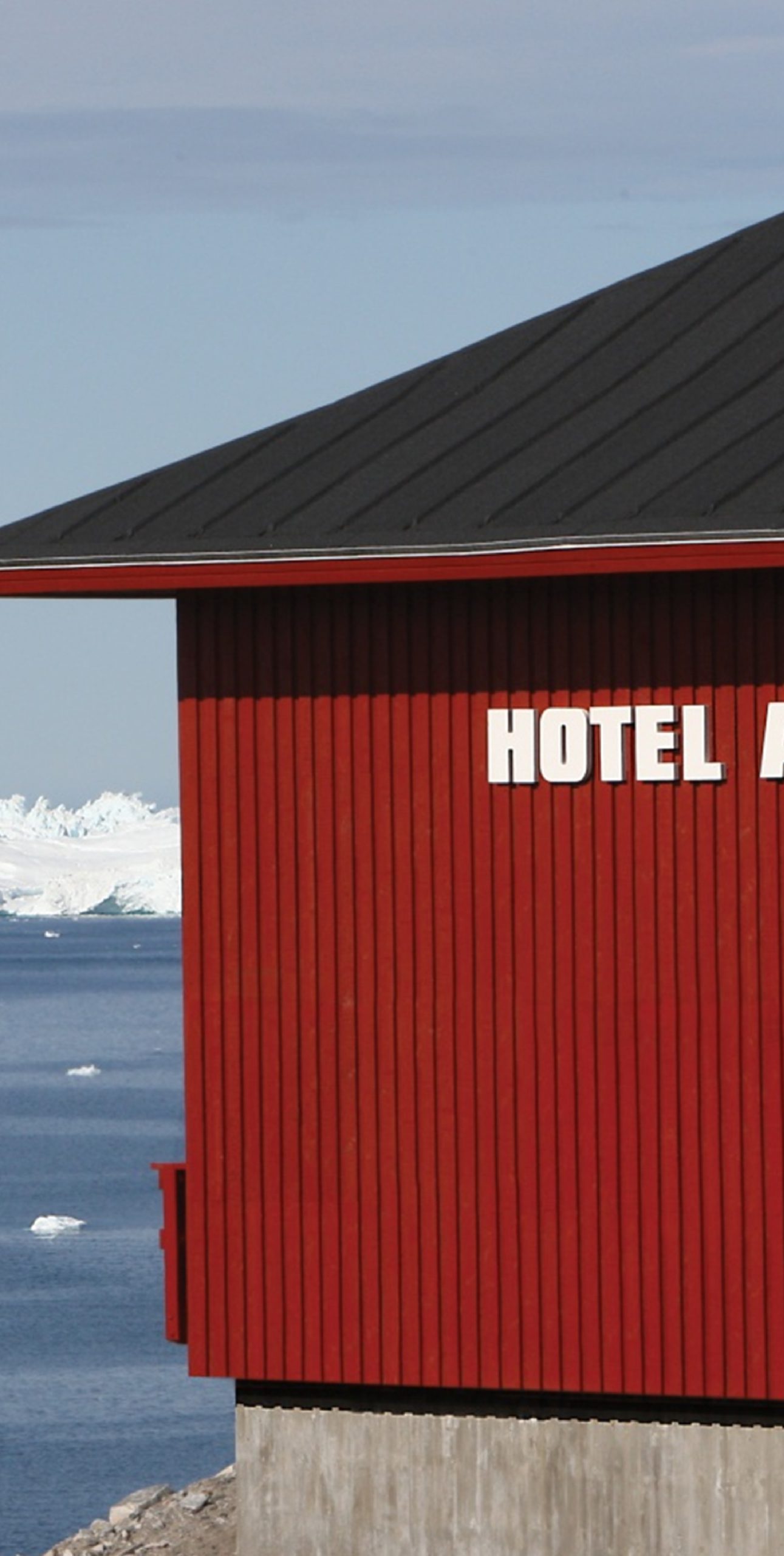 5-Elite-Alaska-Lodge-Hotel-Arctic-Private-Journey-Arctic-Polar-Adventure-Arctic-Kingdom-1-scaled