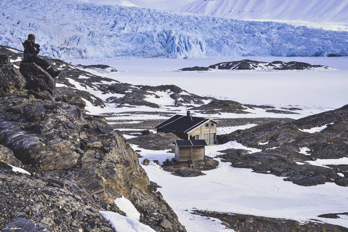 basecamp-explorer.nordenskiold-lodge-view